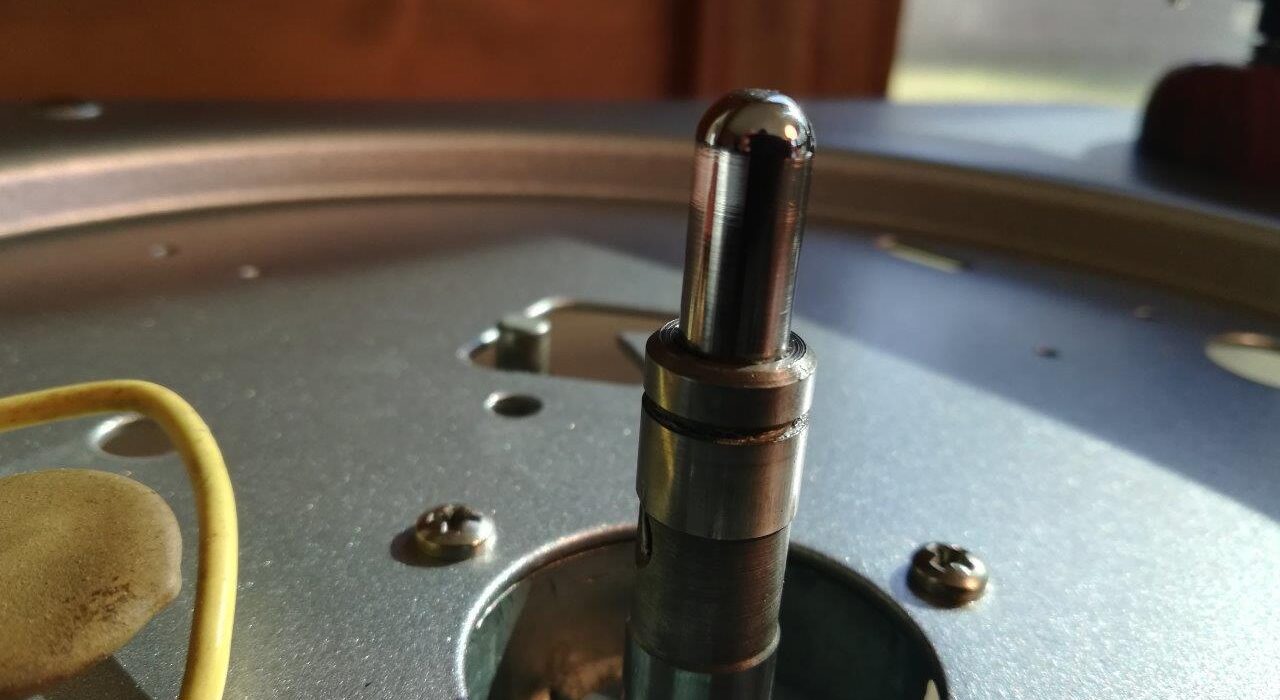 Magnavox Micromatic center bearing assembly